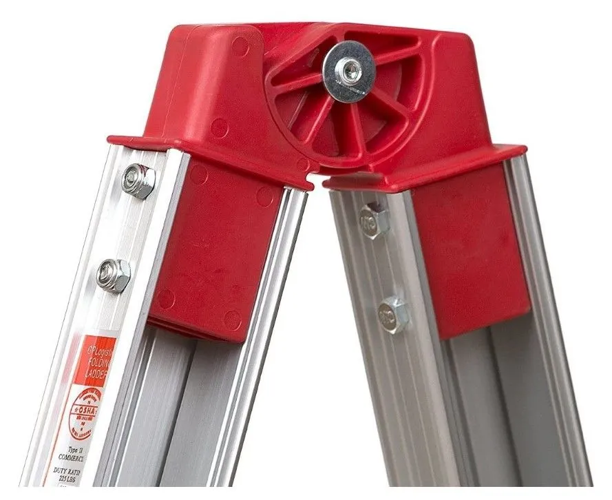 COMPACT FOLDING 6' LADDER